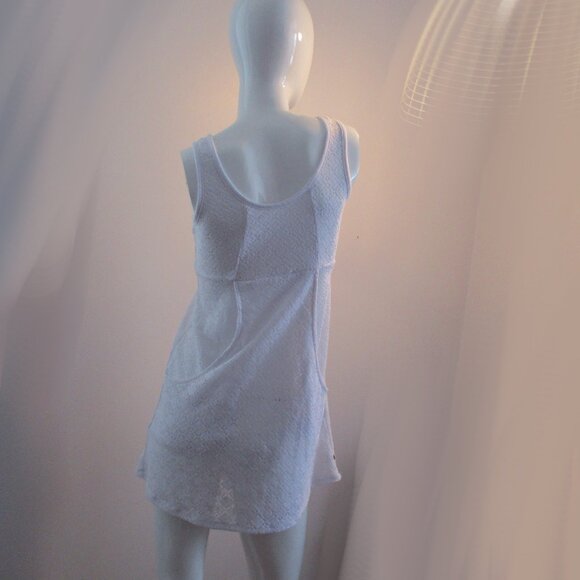 🌸 La Vie en Rose Aqua White Crochet Cover-Up 🌸 - Picture 3 of 6